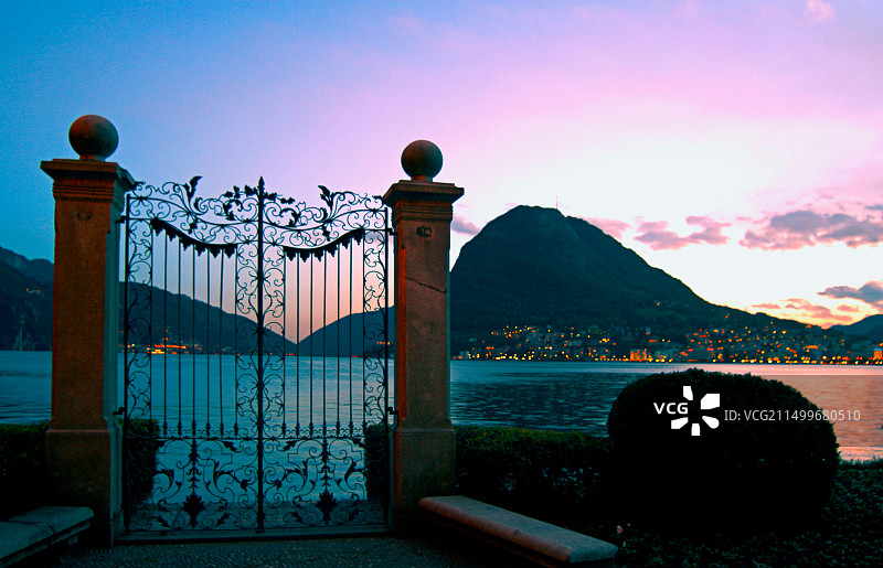 卢加诺湖畔长廊圣萨尔瓦多门图片素材