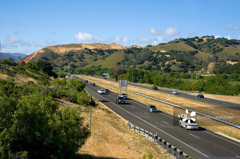 加利福尼亚州中部圣路易斯奥比斯波附近的101高速公路图片素材