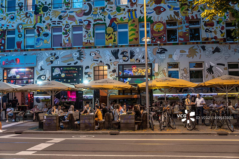 莱比锡卡尔·李卜克内西大街的La Boum鸡尾酒吧图片素材