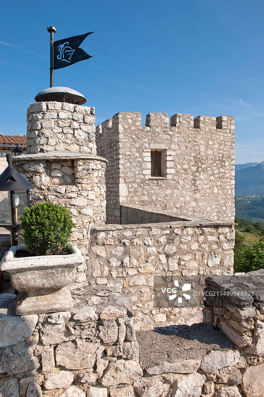 特里冈斯城堡，中世纪风格酒店，凡尔登峡谷，法国普罗旺斯-阿尔卑斯-蓝色海岸大区瓦尔省图片素材