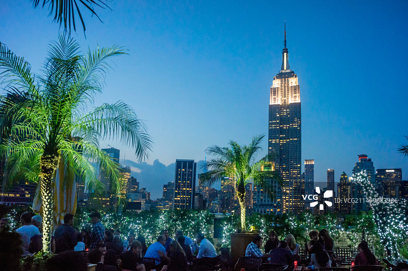 美国纽约曼哈顿230第五大道屋顶酒吧图片素材