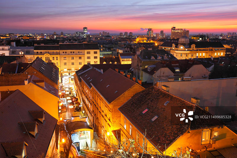 萨格勒布城市日落天际线图片素材