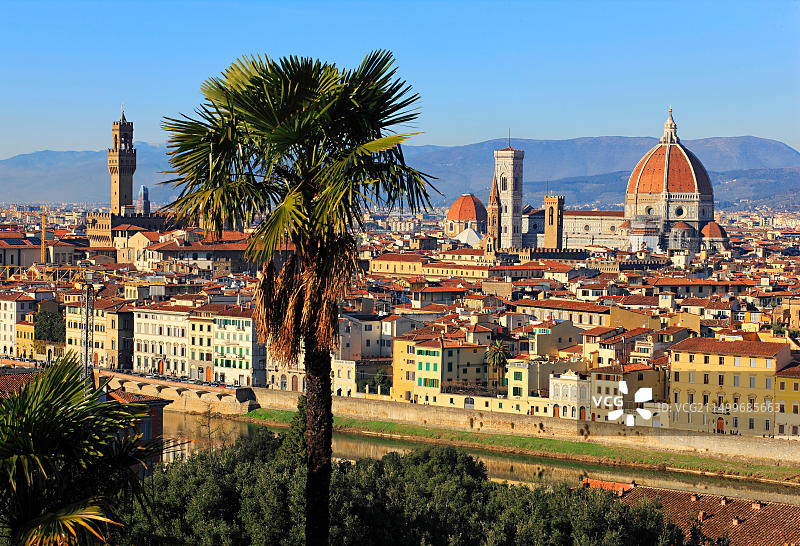 意大利托斯卡纳佛罗伦萨圣母百花大教堂图片素材