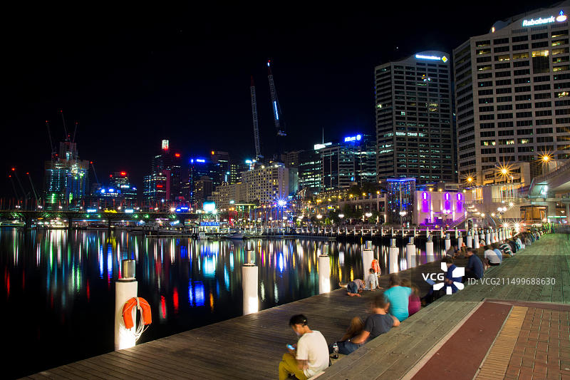 夜晚的澳大利亚悉尼情人港图片素材