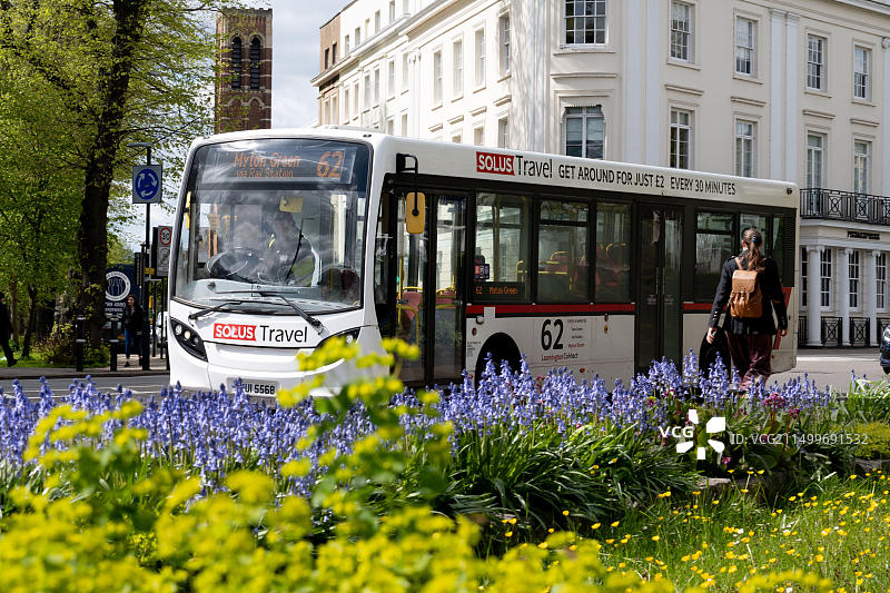 英国沃里克郡利明顿温泉Solus Travel 62路巴士图片素材