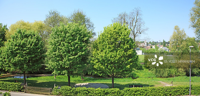 瑞士巴塞尔乡村州奥伯维尔城市公园风光图片素材