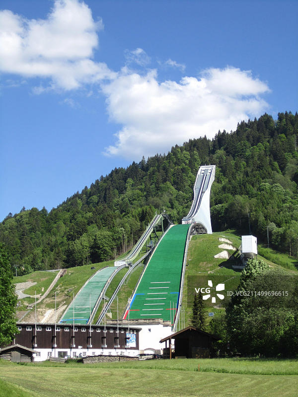 德国巴伐利亚加米施-帕滕基兴滑雪跳台图片素材