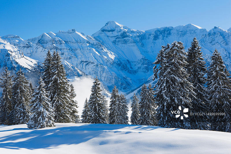 瑞士格拉鲁斯阿尔卑斯山风光图片素材