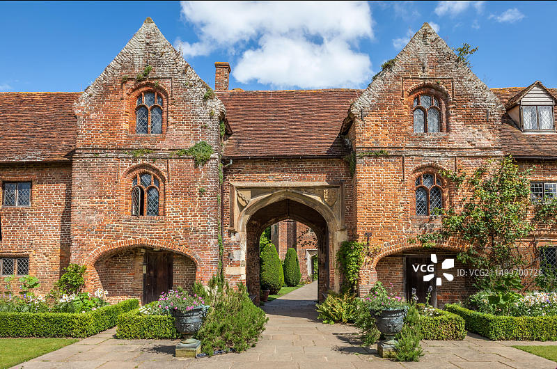 英国肯特郡，锡辛赫斯特城堡花园入口图片素材