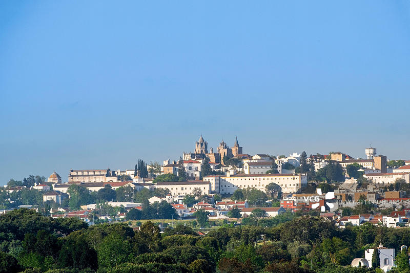 葡萄牙阿连特茹埃武拉中世纪大教堂城市天际线图片素材