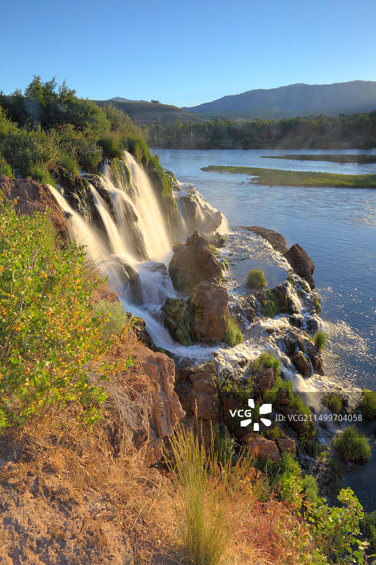 美国爱达荷州斯旺谷秋溪瀑布风光图片素材