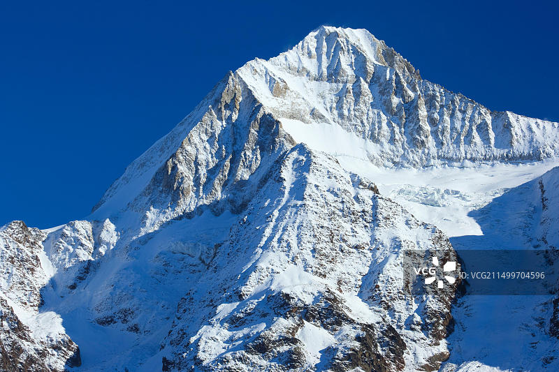 瑞士比奇峰风光图片素材