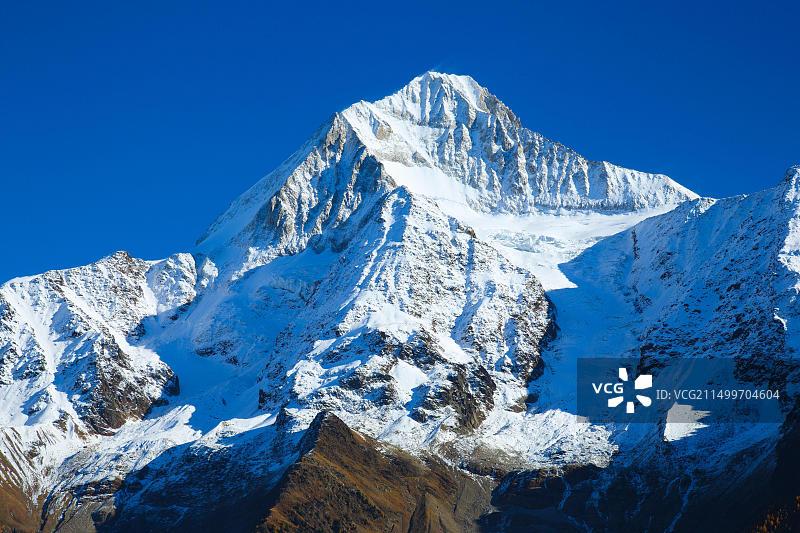 瑞士比奇峰风光图片素材