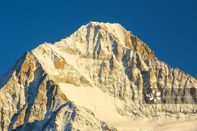 瑞士比奇峰风光图片素材