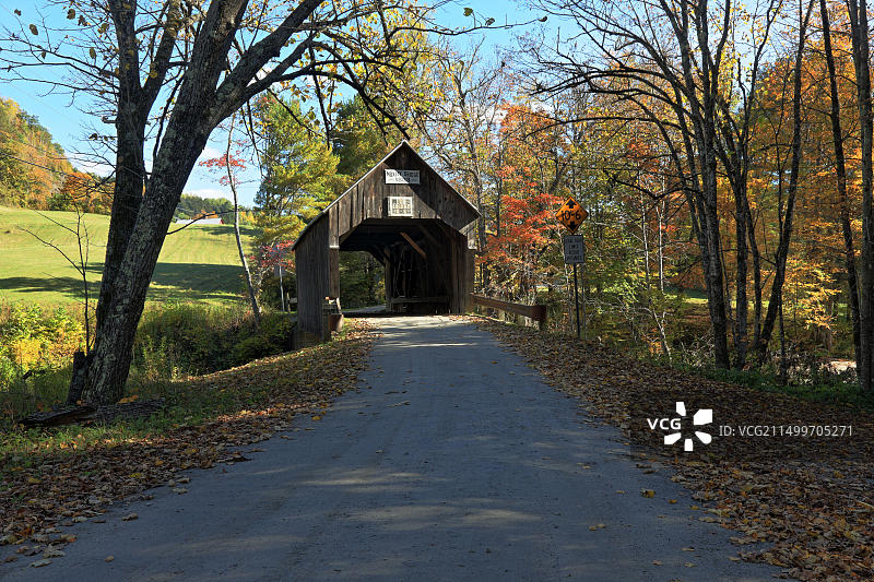 美国佛蒙特州建于1883年的莫克斯利桥图片素材