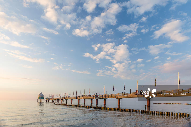 德国梅克伦堡-前波美拉尼亚青斯特码头图片素材