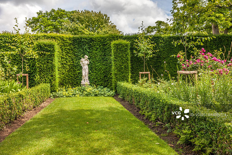 英国肯特郡克兰布鲁克锡辛赫斯特城堡花园图片素材