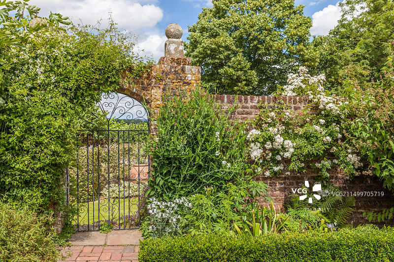 英国肯特郡克兰布鲁克白花园图片素材