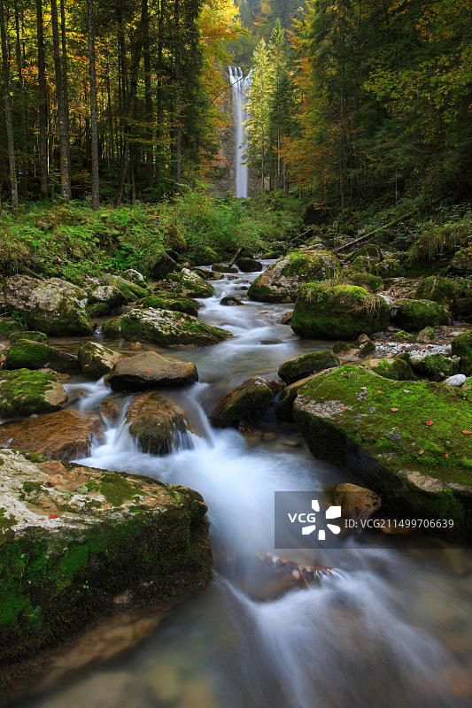 瑞士阿彭策尔的伯恩利巴赫和劳恩瀑布图片素材