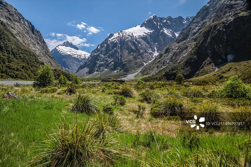 新西兰南岛米尔福德公路山脉图片素材