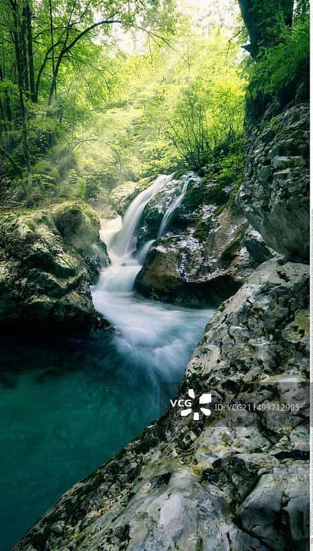 斯洛文尼亚特里格拉夫山索卡山谷夏季风光图片素材