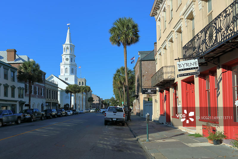 美国南卡罗来纳州查尔斯顿宽街圣米迦勒教堂图片素材