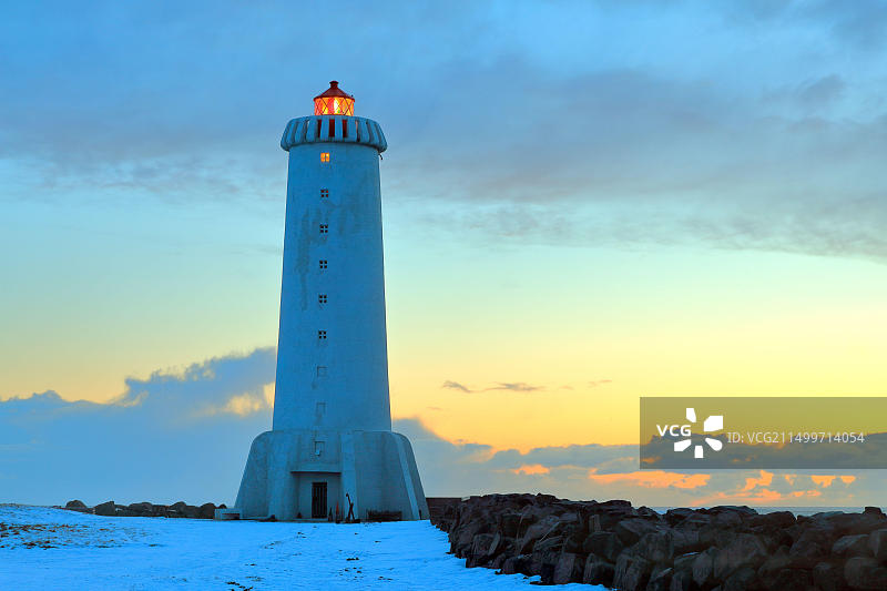 冰岛西部阿克拉内斯老灯塔日落景观图片素材