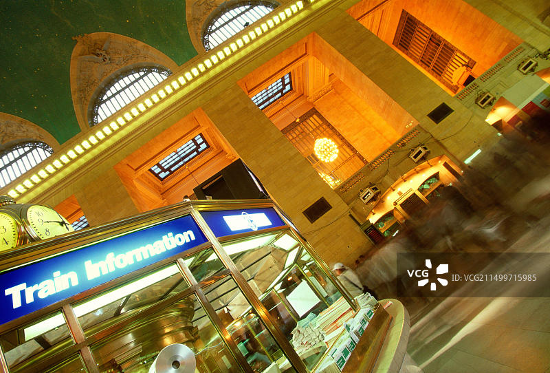 纽约市大中央车站火车信息台图片素材