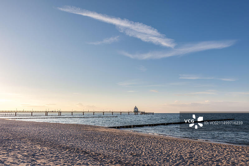 德国梅克伦堡-前波美拉尼亚青斯特码头图片素材