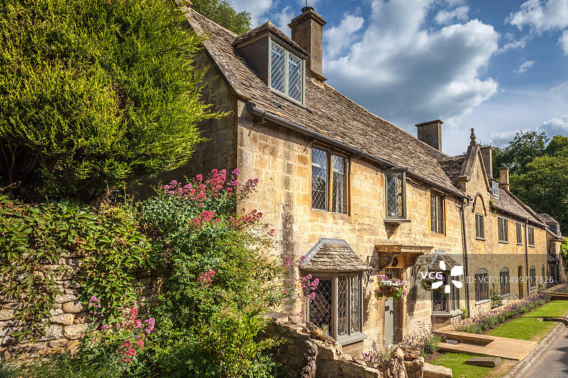 英国格洛斯特郡奇平卡姆登的布罗德卡姆登老房子图片素材