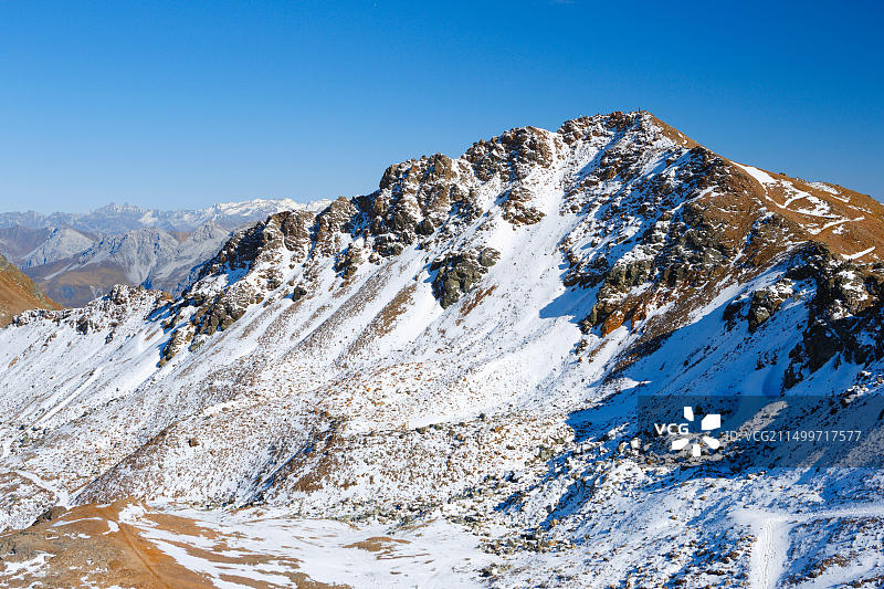 瑞士格里松州，海拔2899米的帕尔帕内罗特峰东峰图片素材