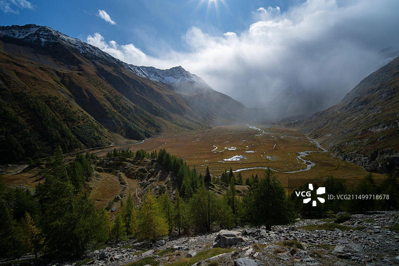 意大利南蒂罗尔米亚格冰川孔巴尔湖勃朗峰地区图片素材