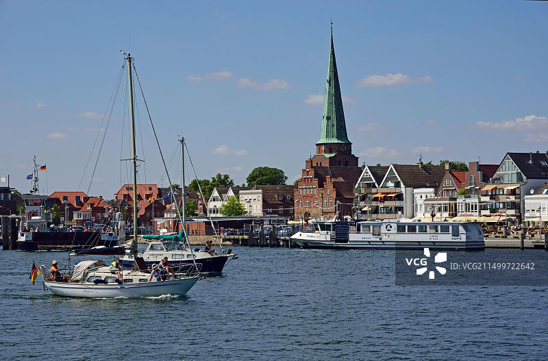 德国石勒苏益格-荷尔斯泰因州吕贝克-特拉沃明德特拉沃河风光图片素材