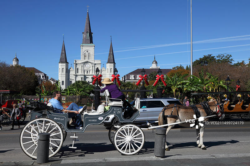 美国路易斯安那州新奥尔良圣路易斯大教堂杰克逊广场图片素材