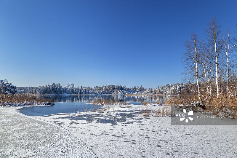 德国巴伐利亚州伊费尔道夫奥斯特湖群冬季景色图片素材