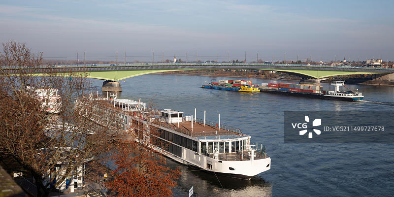 德国北莱茵-威斯特法伦州波恩莱茵河肯尼迪大桥图片素材