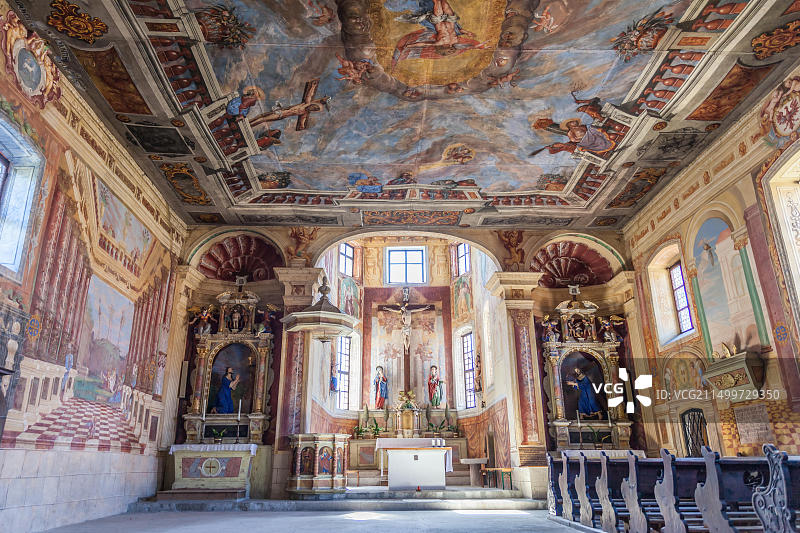 意大利南蒂罗尔克劳森上方的萨本修道院圣十字教堂图片素材