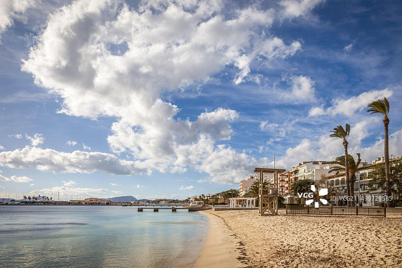 西班牙马略卡岛波连卡港海港漫步图片素材