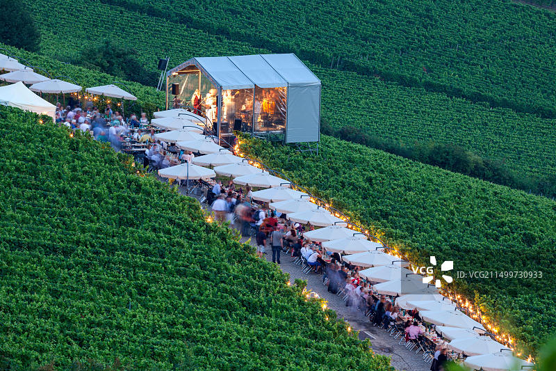 德国黑森州埃伯巴赫修道院斯坦伯格公司餐桌图片素材