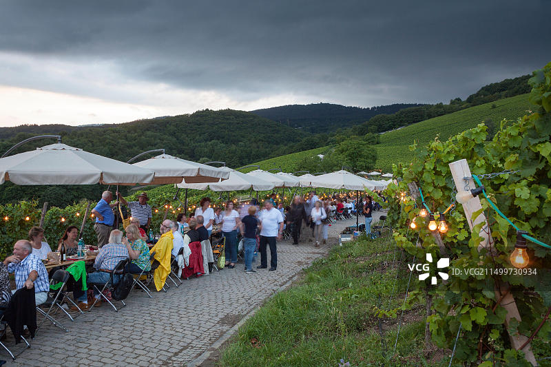 德国黑森州埃伯巴赫修道院斯坦伯格公司餐桌图片素材