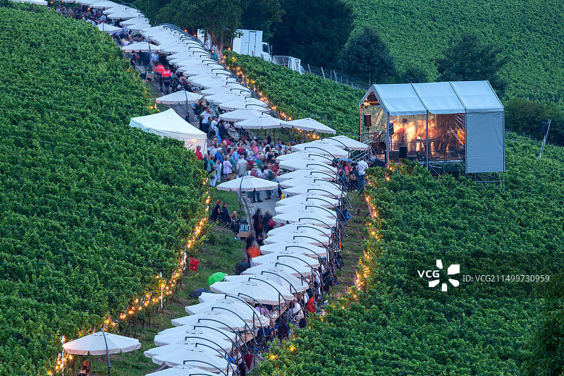 德国黑森州埃伯巴赫修道院斯坦伯格公司餐桌图片素材