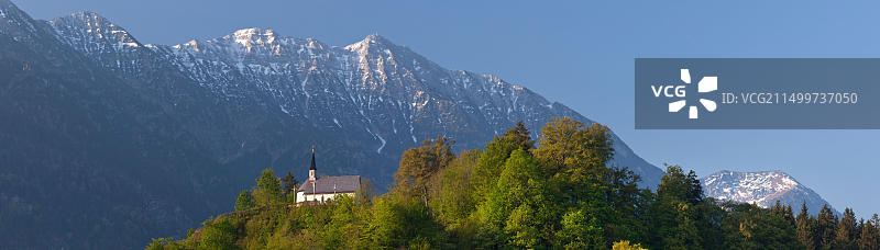 德国巴伐利亚Eschenlohe的圣尼古拉斯教堂图片素材