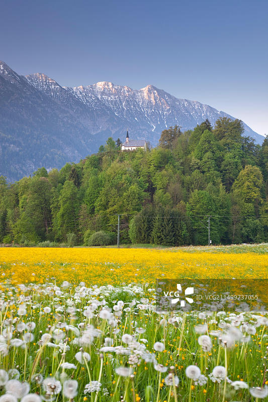 德国巴伐利亚Eschenlohe的圣尼古拉斯教堂图片素材