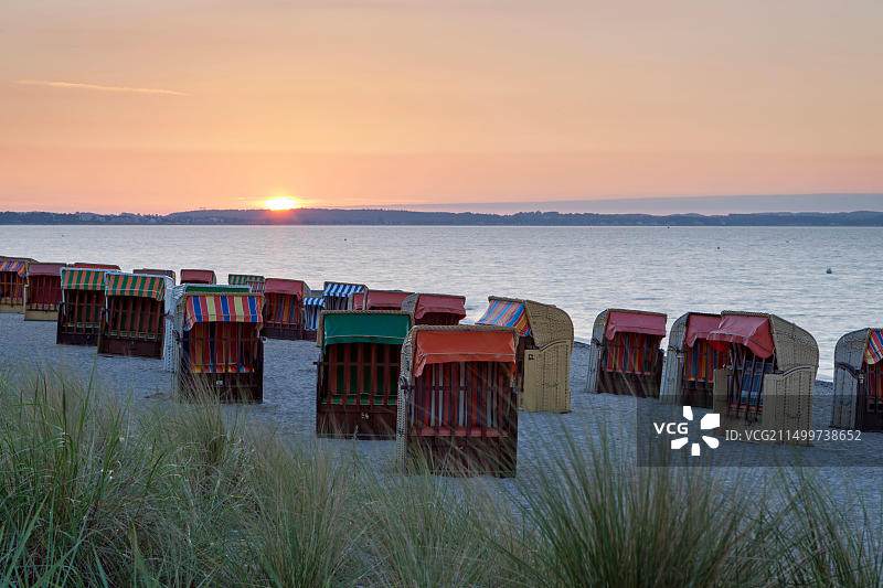 德国石勒苏益格-荷尔斯泰因州蒂门多夫海滩日落图片素材