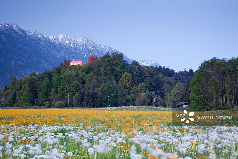 德国巴伐利亚Eschenlohe的圣尼古拉斯教堂图片素材