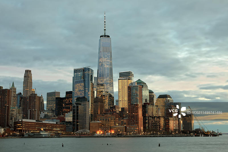 美国纽约34号码头黄昏市中心景观图片素材
