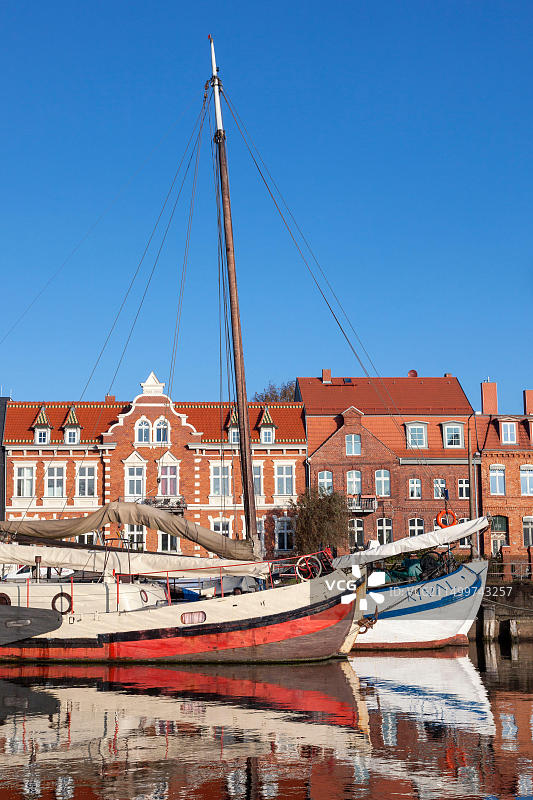 德国梅克伦堡-前波美拉尼亚州格赖夫斯瓦尔德汉萨同盟城市旧港图片素材