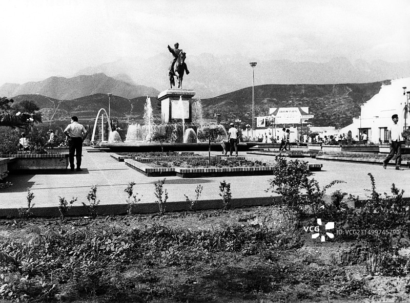 1971年墨西哥蒙特雷广场纪念碑街景图片素材