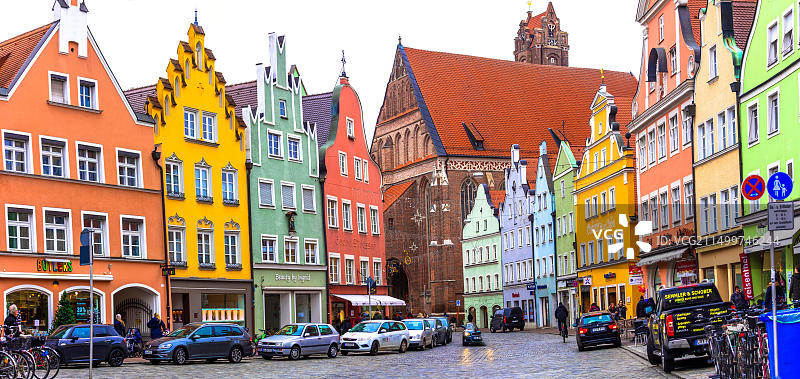 德国地标：巴伐利亚州兰茨胡特镇，历史中心区色彩缤纷的传统建筑，2018年11月图片素材