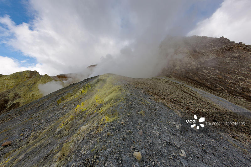 巴布亚新几内亚新不列颠金贝湾加布纳火山图片素材
